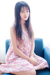 女性去掉所有服装的样子